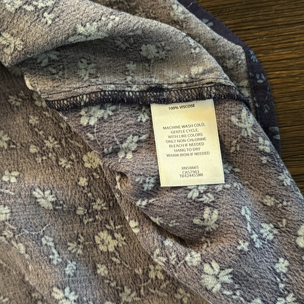 Treasure & Bond Blue Floral Long Sleeve Button Front Blouse Medium - Picture 6 of 9